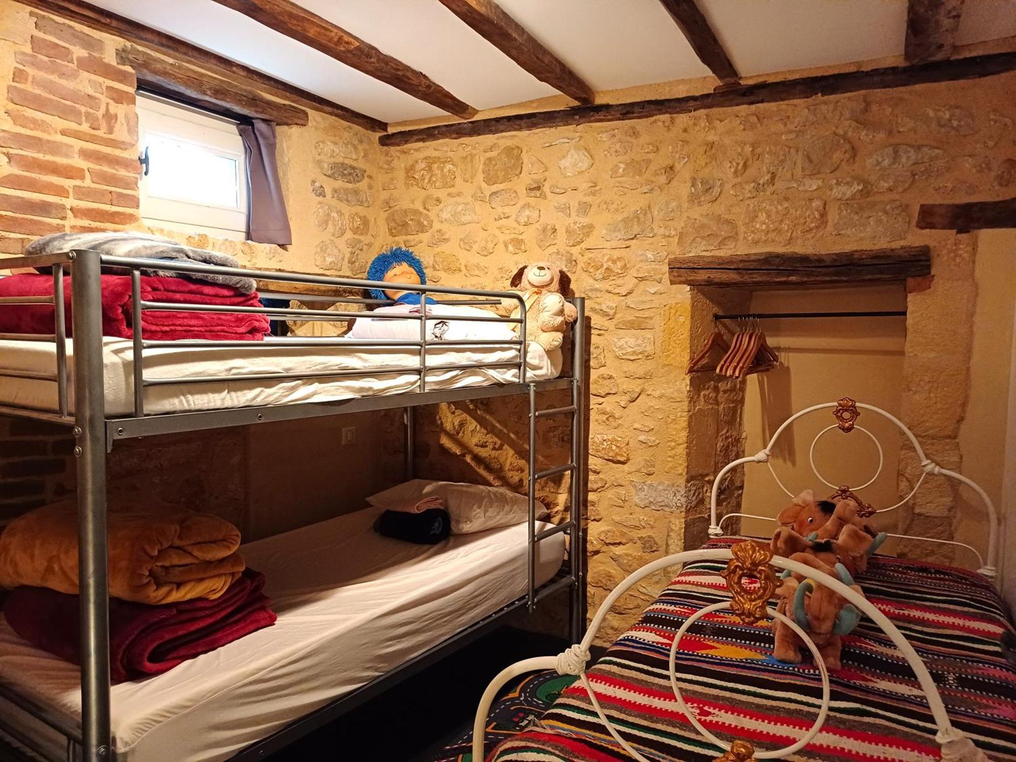 Au Pied Du Chateau - 5 A 11 Personnes - Baignade-Canoe-Piste Cyclable A 100 M Castelnaud-la-Chapelle Eksteriør bilde