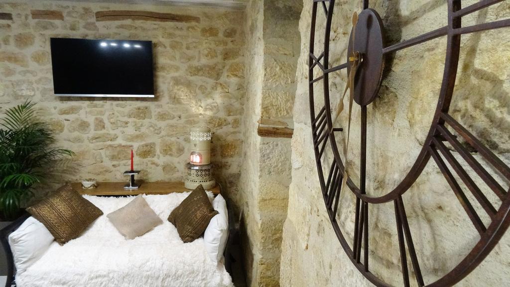 Au Pied Du Chateau - 5 A 11 Personnes - Baignade-Canoe-Piste Cyclable A 100 M Castelnaud-la-Chapelle Eksteriør bilde
