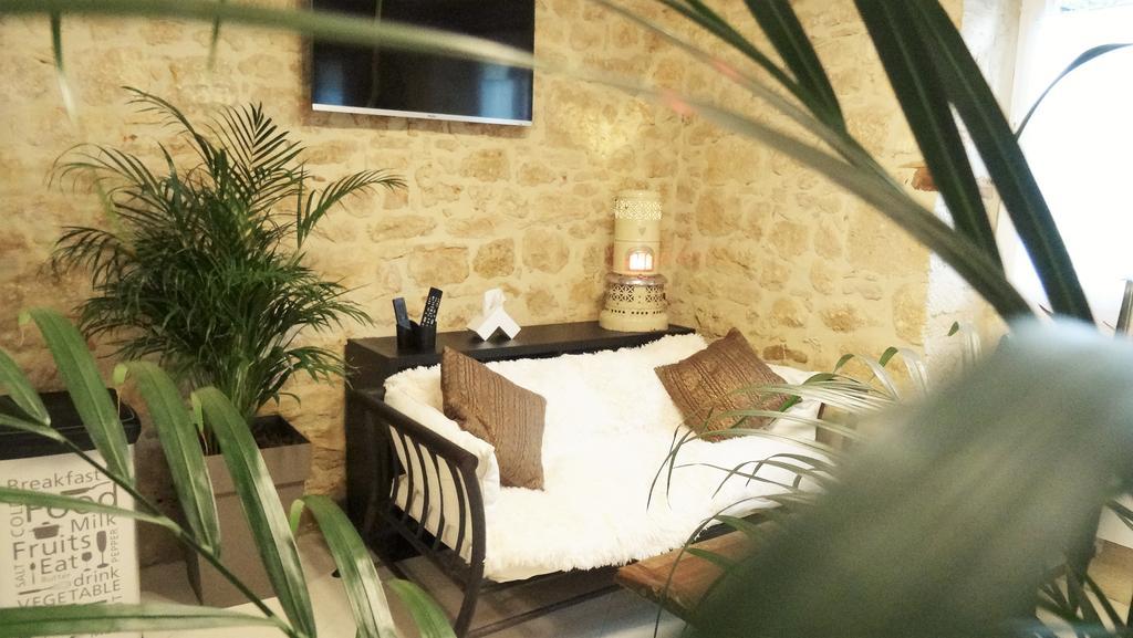 Au Pied Du Chateau - 5 A 11 Personnes - Baignade-Canoe-Piste Cyclable A 100 M Castelnaud-la-Chapelle Eksteriør bilde