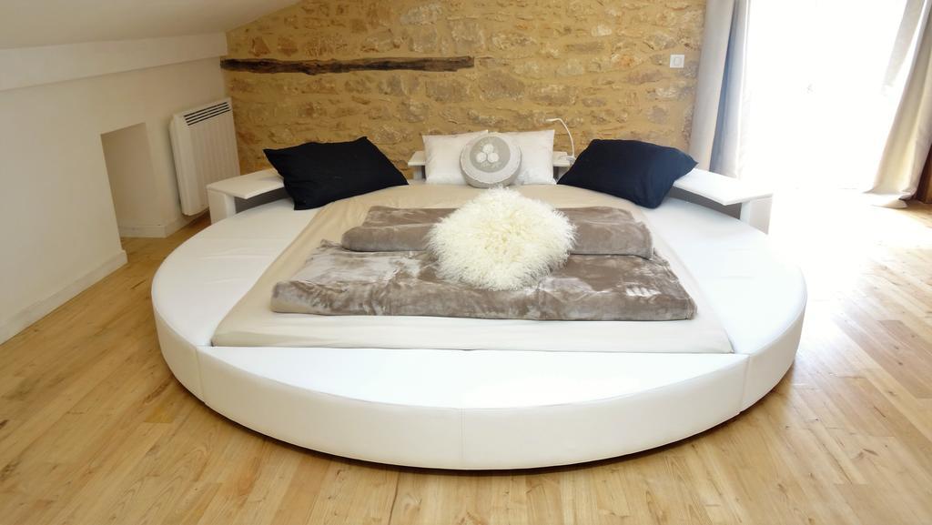 Au Pied Du Chateau - 5 A 11 Personnes - Baignade-Canoe-Piste Cyclable A 100 M Castelnaud-la-Chapelle Eksteriør bilde