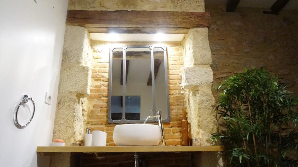 Au Pied Du Chateau - 5 A 11 Personnes - Baignade-Canoe-Piste Cyclable A 100 M Castelnaud-la-Chapelle Eksteriør bilde